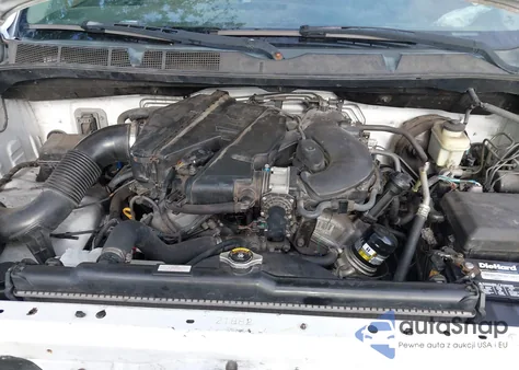 2010 Toyota Tundra Grade V6 z USA, uszkodzony, nr VIN 5TFLU5F10AX022832